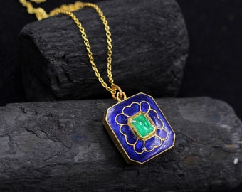 Pndant 22k Gold Diamond Polki Slice And Blue Enamel Both Side Wearable Pendant Mughal Style Jewelry Handmade Jewelry Vintage Pendant.