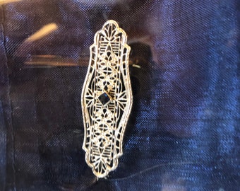 Vintage Filigree 10 Kt. White Gold Brooch Pin w/ Sapphire