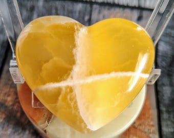 Calcita de panal de piedra con forma de corazón