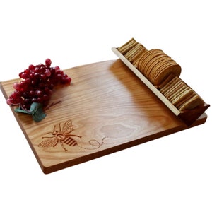 Honey Bee Cheeseboard, Bee Charcuterie Board, Personalized Cheeseboard, Charcuterie Board, Cheeseboard WITH or WITHOUT Cracker Tray