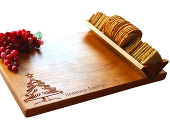 Christmas Tree Cheeseboard, Holiday Charcuterie, Personalized Cheeseboard, Charcuterie Board, Cheeseboard WITH or WITHOUT Cracker Tray