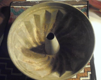 Antique Metal Bundt Pan - Swirled bottom - Two-Piece