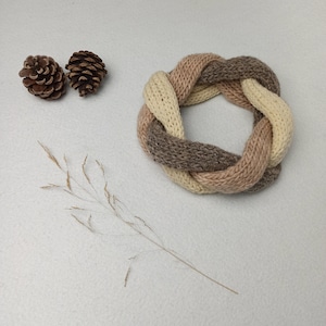 Braided headband in 100% merino wool, hand-dyed with natural dyes