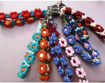 Flower macrame keyring