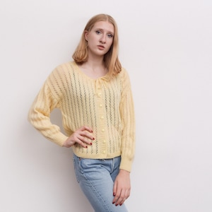 Vintage women&#39;s s m cardigan sweater jacket blazer knitted yellow crochet romantic