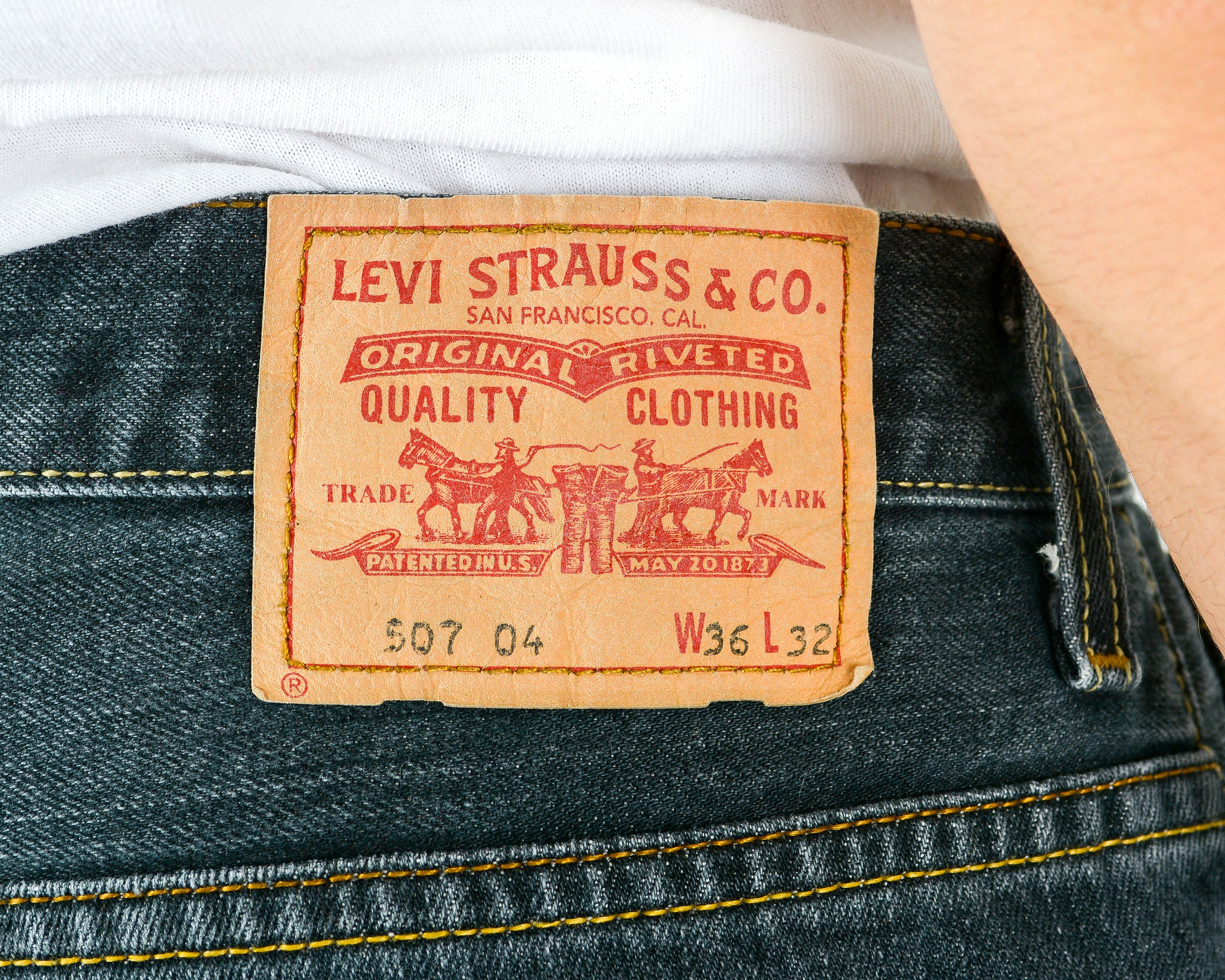 LEVI STRAUSS 507 04 Vintage Men W36 L32 Jeans Denim Pants