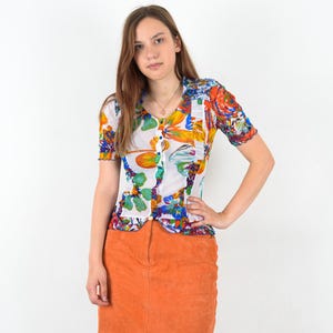 Vintage women's s funky floral pattern blouse shirt top button up light sheer summer boho hippie retro flower plants romantic colourfull 2a