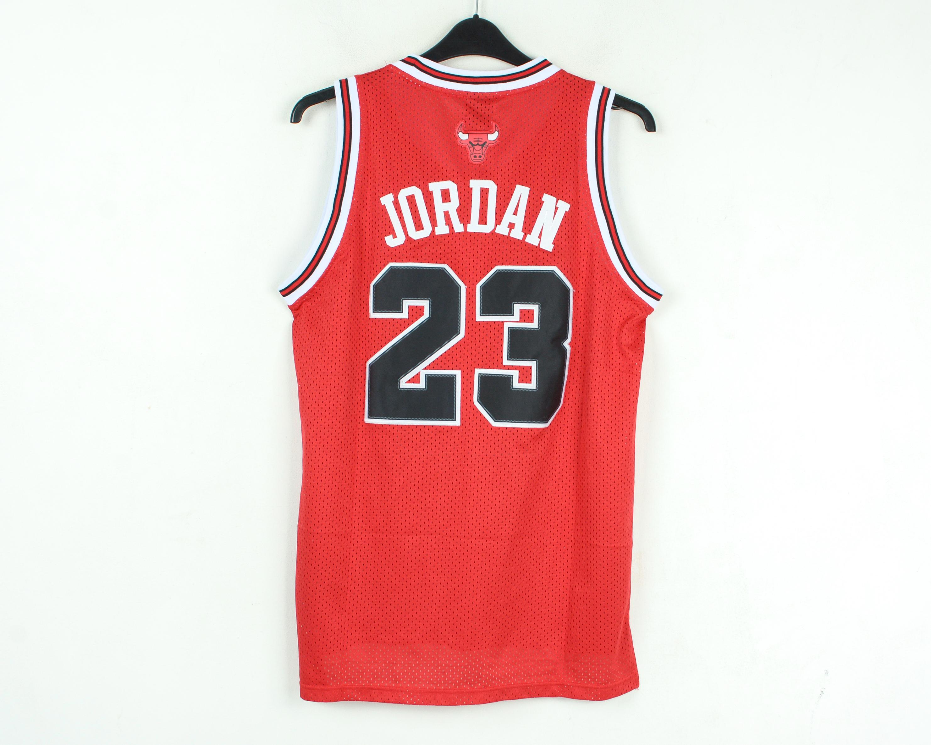 NIKE Chicago Bulls Michael Jordan #23 Vintage Size Adult S