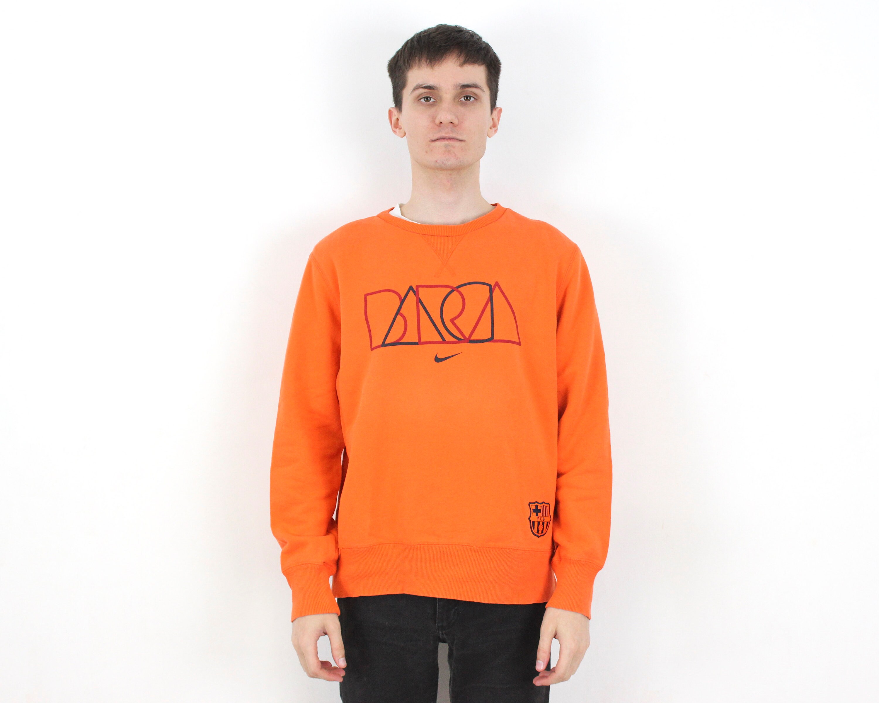 https://www.etsy.com/de/market/orange_nike_sweater