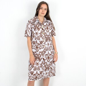 Vintage women m shirt dress 70s button up collar, summer retro floral brown knee length midi boho chic, skirt flowers brown white 1970s 2j