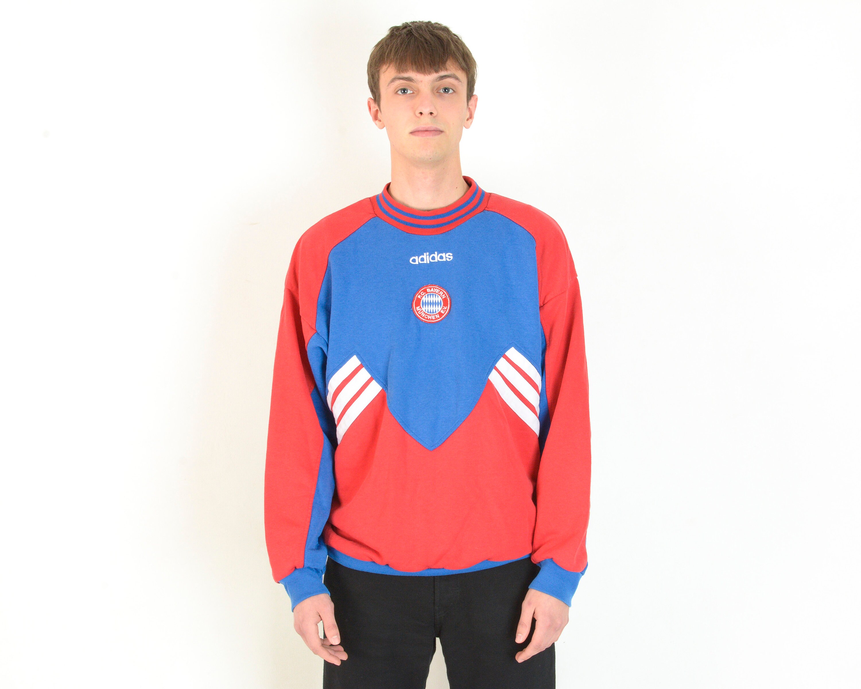 ADIDAS FC Bayern Munchen EV Vintage Men s L Sweatshirt Pullover Munich Jumper D6 Sweater F180 Soccer Football Colourblock Sports German 4v Etsy Singapore