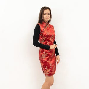 Vintage women&#39;s m chinese kimono silky midi dress sleeveles gown made in china red above knee gold asian traditional ethnic ladies skirt 3s