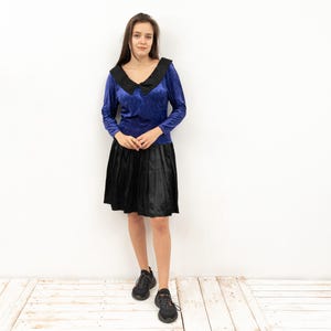 Vintage womens m midi dress long sleeved velvet above the knee skirt retro royal blue velour princess collared snowhite fancy circus show 3v