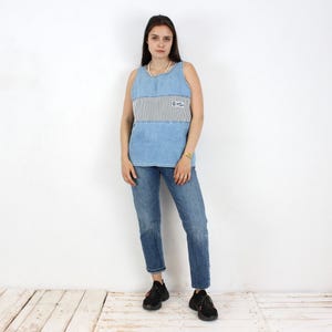Vintage damesblouse van denim op denim gemaakt in Griekenland shirt tankvest mouwloos pullover gilet gestripte jeans zomer jaar skater 3l