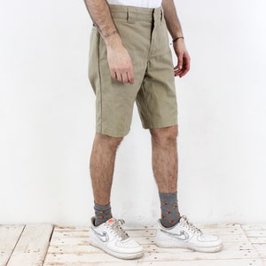 Dickies Vintage Männer W32 Slim Fit Shorts mit geradem Bein Bermuda Capri Bottoms Beige Zip Fly Zipper Streetwear Alltag Casual Sommer Draußen 4o