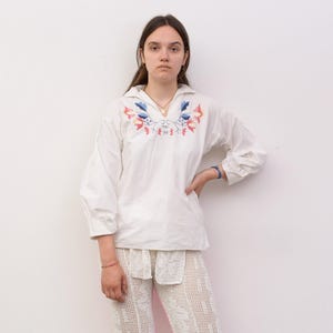 Vintage 1981 women l m white floral embroidering folk puff sleeves blouse, shirt top hippie stitched handmade hand stitched embroidery 3k