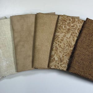 ONE LEFT! Neutral to Tan Gradation Fat Quarter Bundle (6)