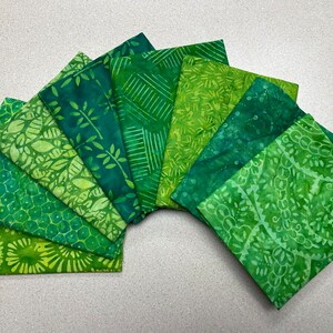 POPULAR! Gorgeous Greens Batik Fat Quarter Bundle (8)