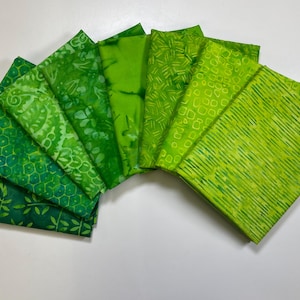 POPULAR! Gorgeous Greens Batik Fat Quarter Bundle (8)
