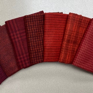 Red Flannels Fat Quarter Bundle (7)