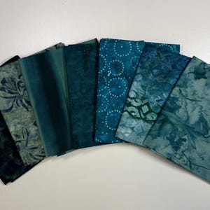 POPULAR! Deep Ocean Batik Fat Quarter Bundle (7)
