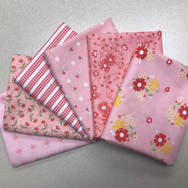 Vintage Soft Pink Flowers and Stripes Fat Quarter Bundle (6)