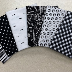 Black & White fat quarter bundle (6)