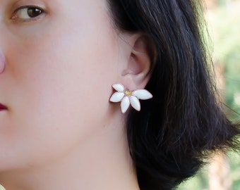 Stud Flower earrings, White flower earrings, Lotus earrings, White flowers, Wedding earrings, Bridal earrings, White studs, White earrings.