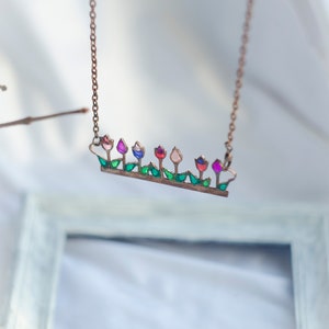 Flower necklace, Necklace with flowers, Floral jewelry, Floral necklace, Tulip jewelry, Tulip necklace, Gift for mom, Gift for her.