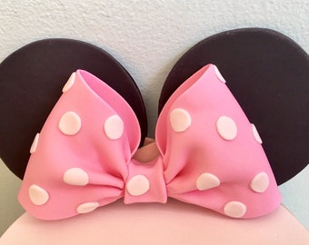 Edible Mouse Fondant Bow and Minnie Ear Cake Topper, Minnie Bow Topper, Minnie Cake Topper, Pink bow with polka dots.