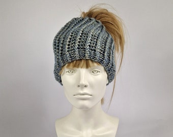 CABLE HOLE BEANIE