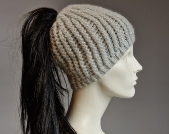 BEANIE WITH CABLE HOLE