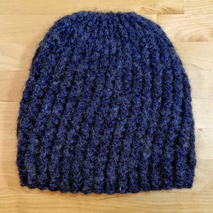 BEANIE WITH CABLE HOLE image 3