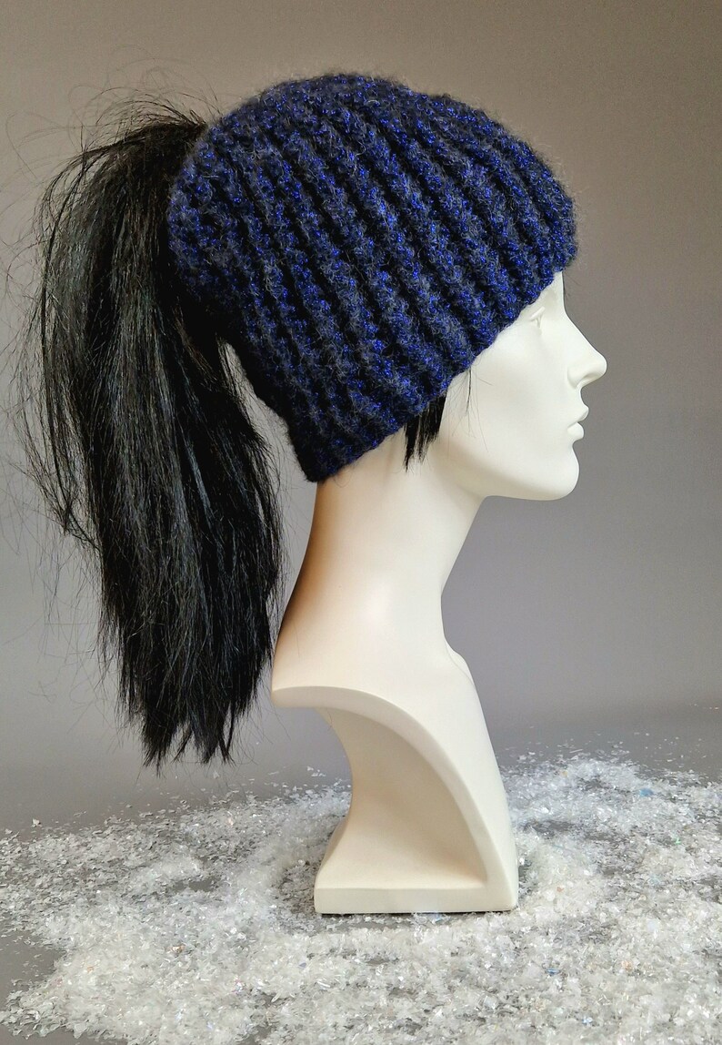 BEANIE WITH CABLE HOLE image 2