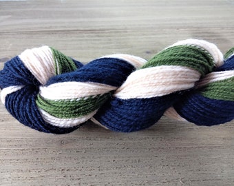 Yarnbow handspun self-stripingcolor-changing wool yarn