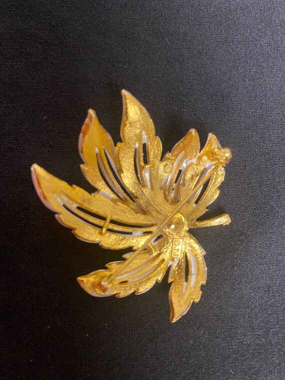 Vtg Brooch Pin Signed JJ Jonette Leaf Design Gold… - image 2