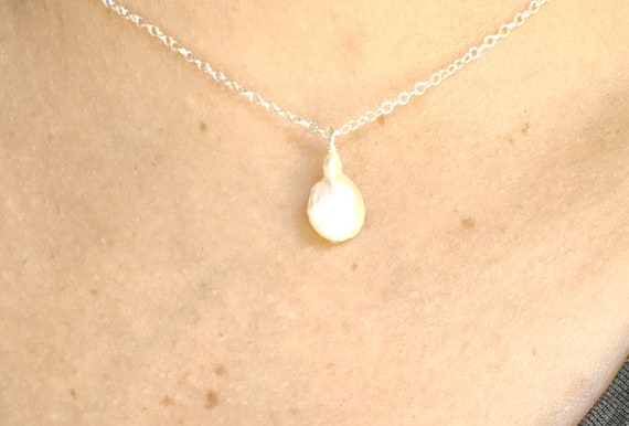 Freshwater Pearl, Baroque Style.  Minimalist Necklace. Dainty Necklace. Perfect for layering.