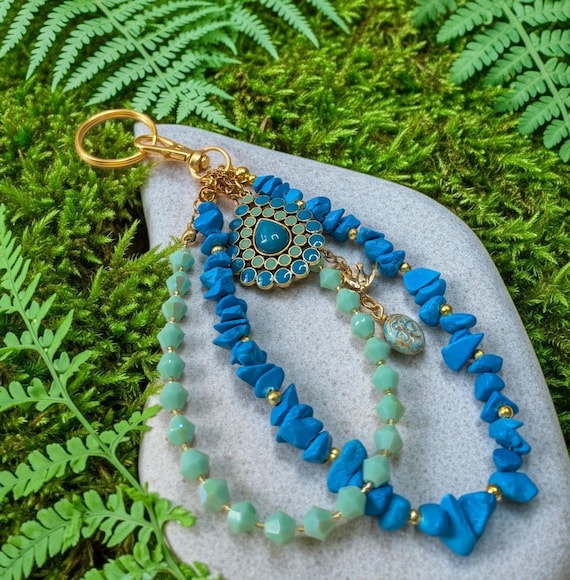 Howlite Chips, Crystals and Teardrop-Shaped Blue-Green Focal Tassel
