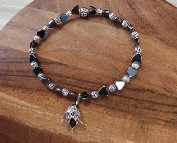 Bracelet Kit# 033126 - Hematite Heart With Black Rose and Silver Dangle