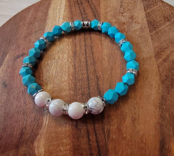 Bracelet Kit #032826B - Turquoise and Howlite Bracelet