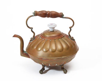 Vintage Copper Kettle Pot Tea Water Coffee Pot Claw Feet Wooden Handle Gift Ideas Hand Hammered Rustic Country Kitchen Farmhouse Chic decor
