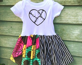 Vestido enterizo para bebé o camiseta para niño pequeño de Jack y Sally - Pesadilla antes de Halloween