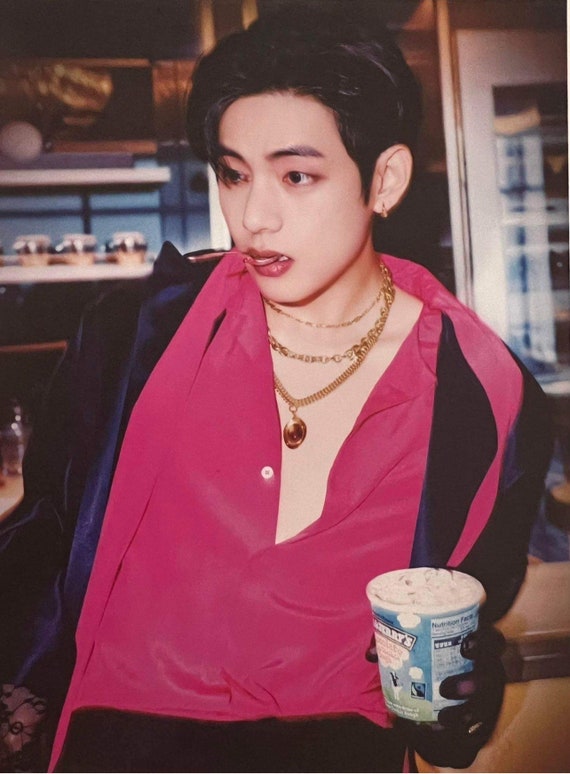 V Taehyung BTS Merch Box 8 Bias Pack Pc's - Etsy