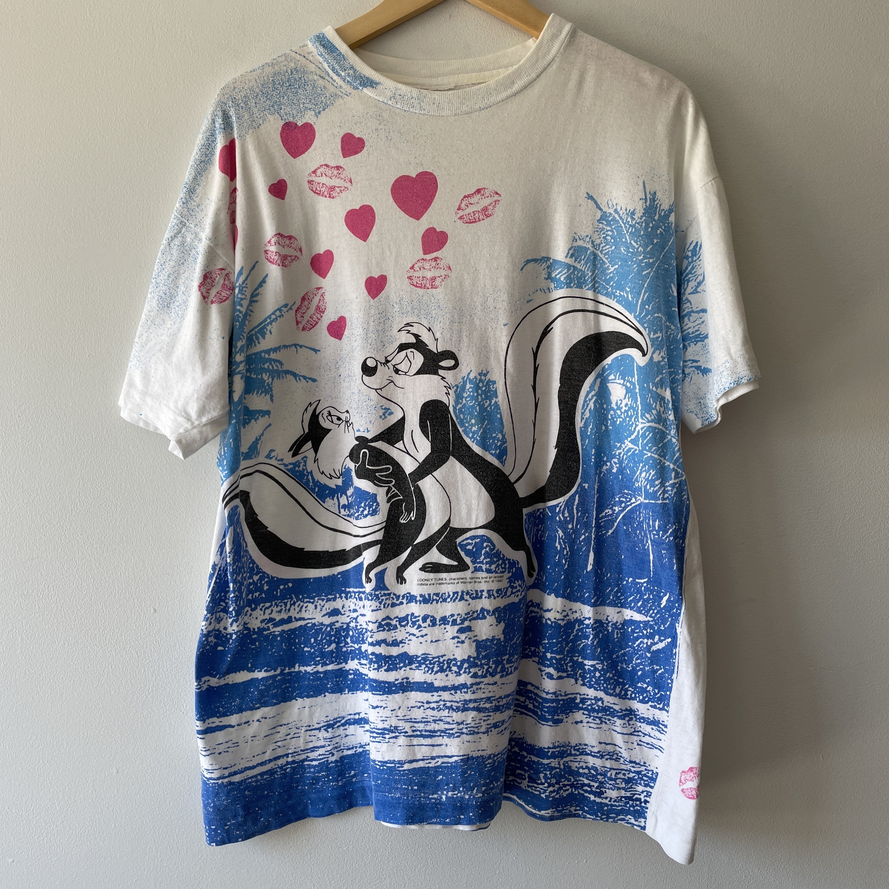 90年代ルーニー・テューンズ ペペ・ル・ピュー 総柄Tシャツ - Etsy 日本