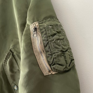 80s green MA1 military bomber jacket image 4