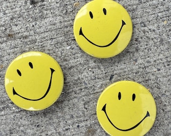 vintage smiley face button set (3)