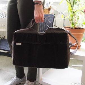 Bolso para portátil hecho a mano: bolso grande de trabajo de mezclilla reciclada con cremallera y bolsillos: bolso unisex para la oficina y los viajes