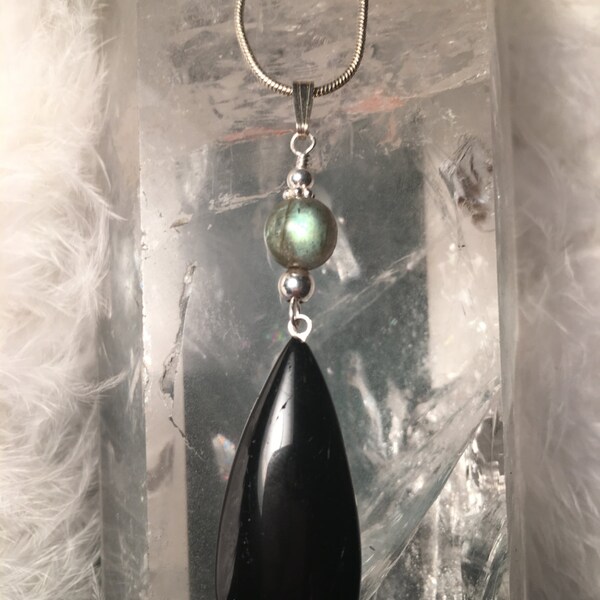 Powerful Protection From Negative Energies With Black Tourmaline and Flashy Labradorite