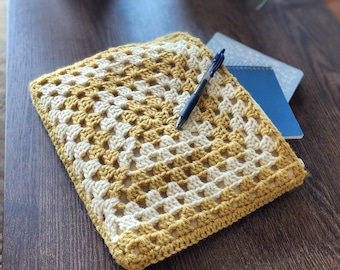 Granny Square Zipper Pouch Bag