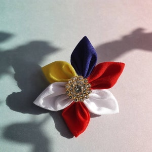 Malaysia fabric flower Pin badge brooch with rhinestones. Malaysian flag